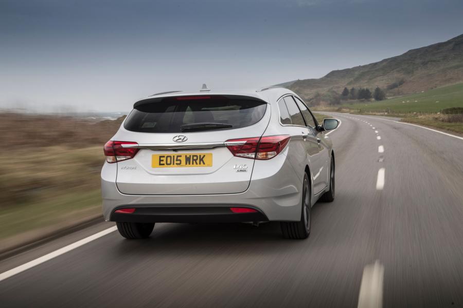  Hyundai i40 Wagon 2015 года  (UK) (фото 6 из 28)